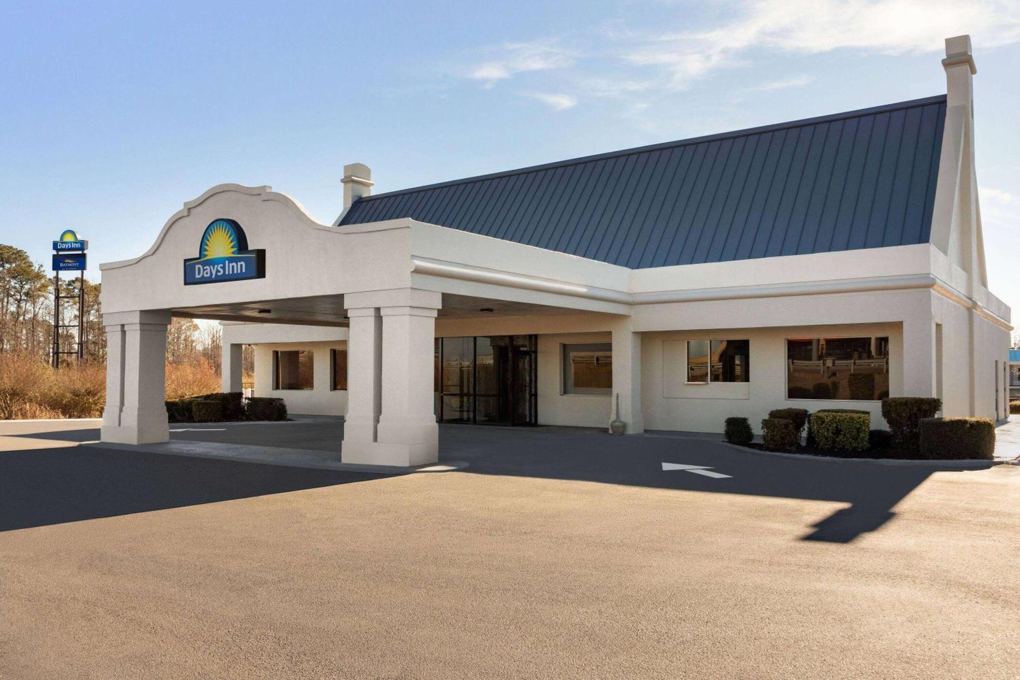 Days Inn By Wyndham Emporia Bagian luar foto